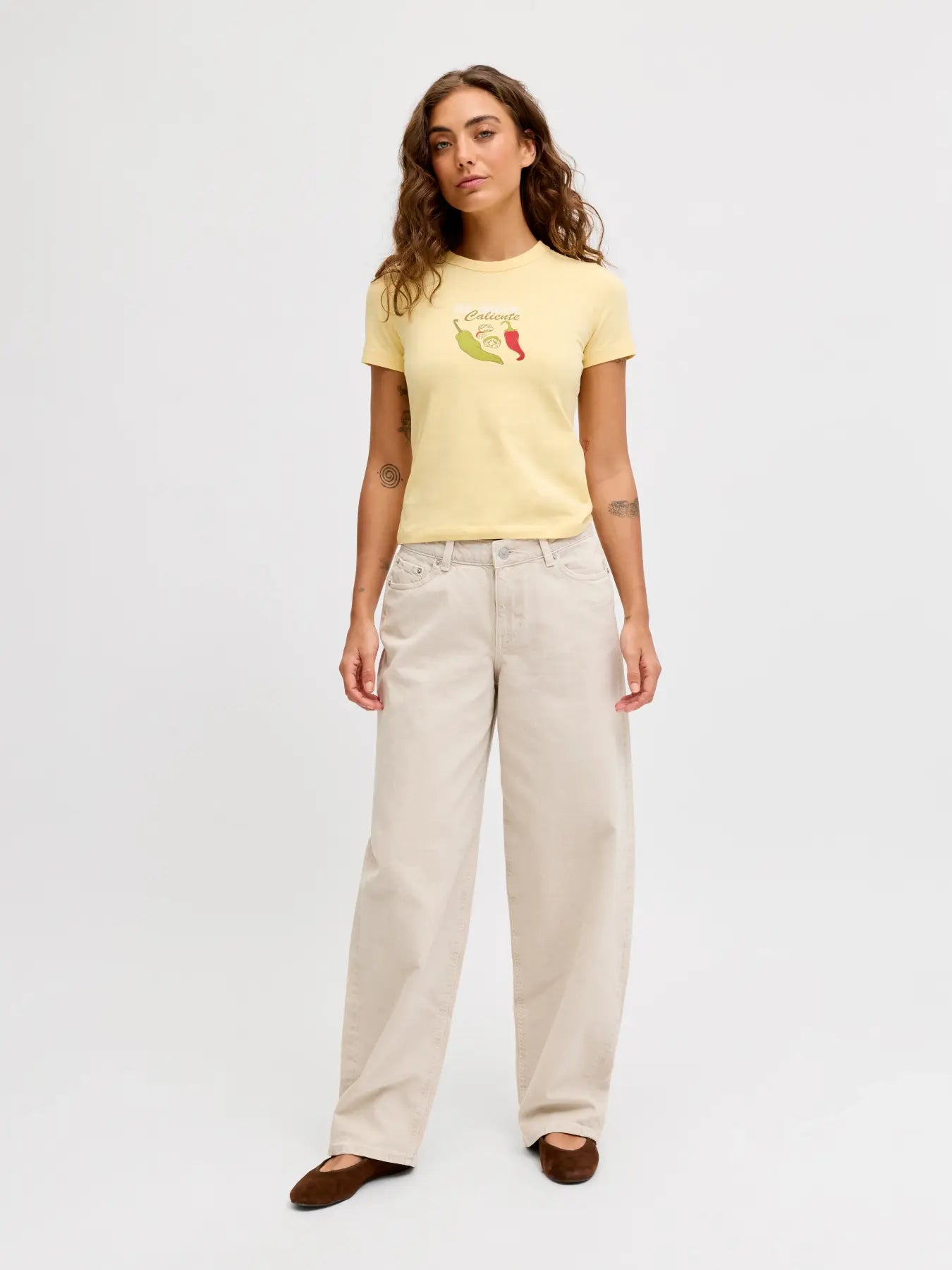 Moonbeam ecru barrell leg jeans