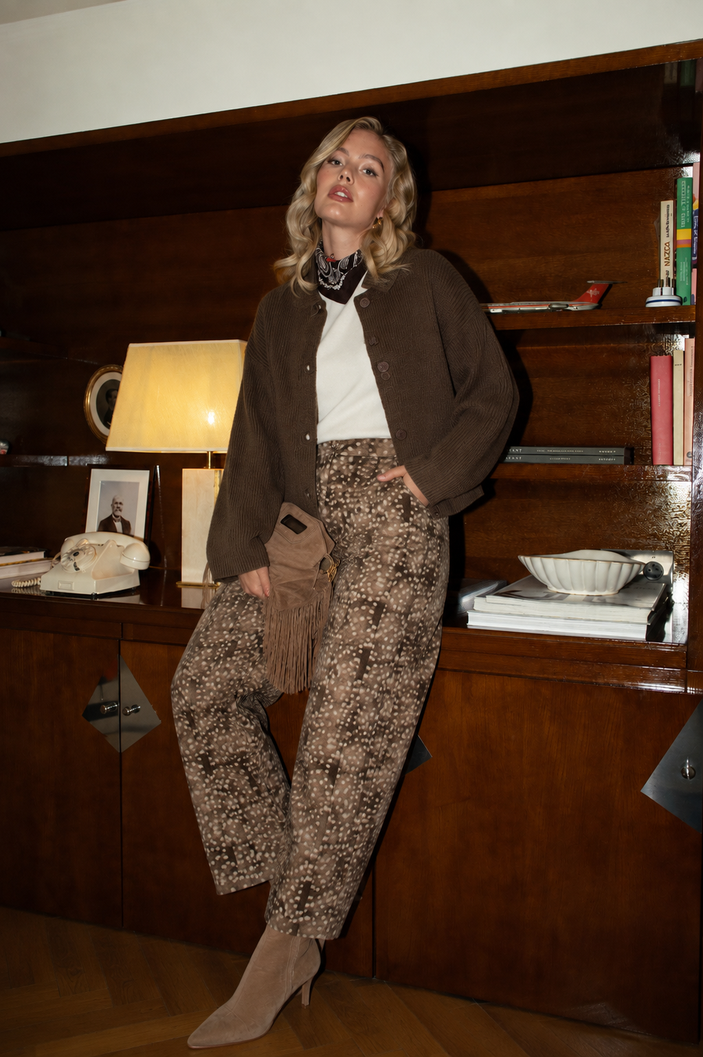 Zoe chocolate Bambi barrel jeans