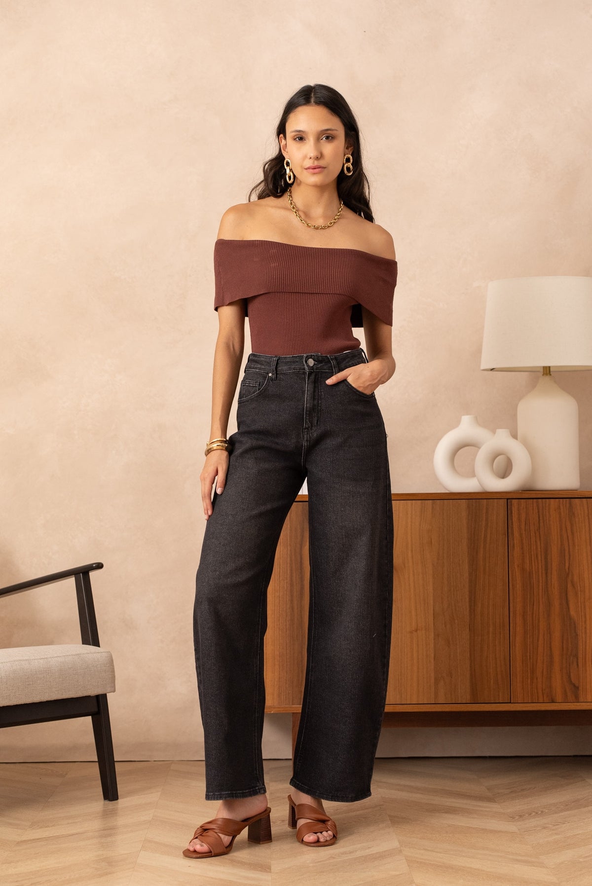 Hannah barrel leg black wash jeans