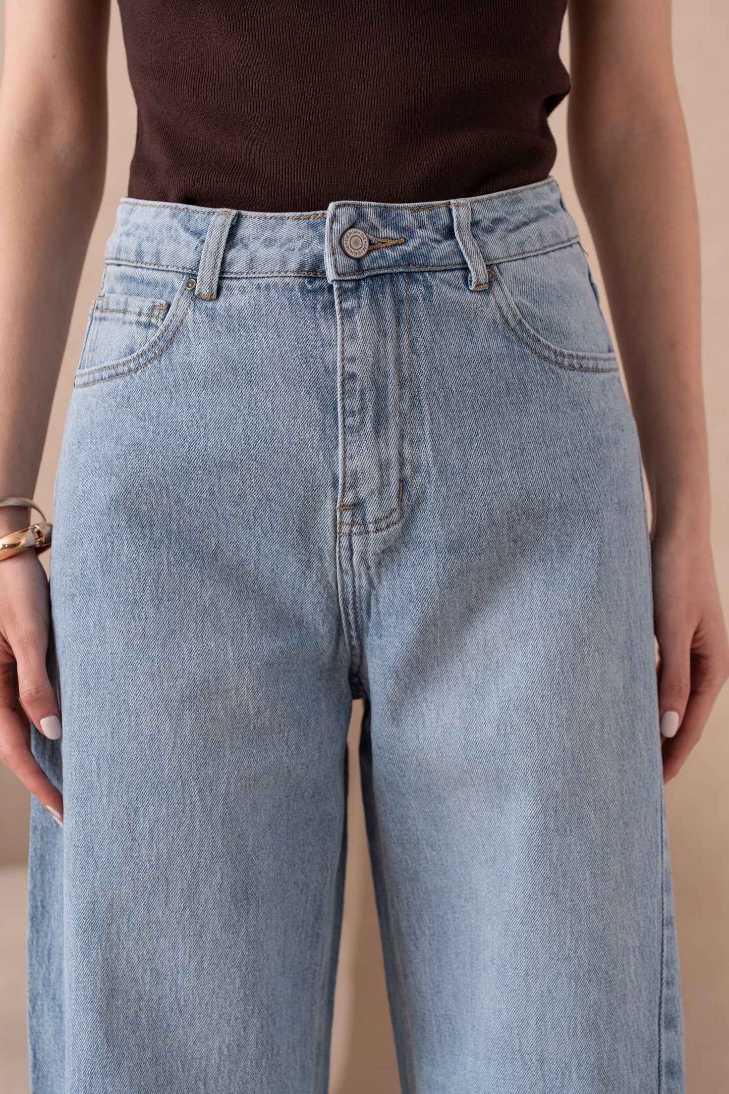 Cora barrel leg light blue jeans
