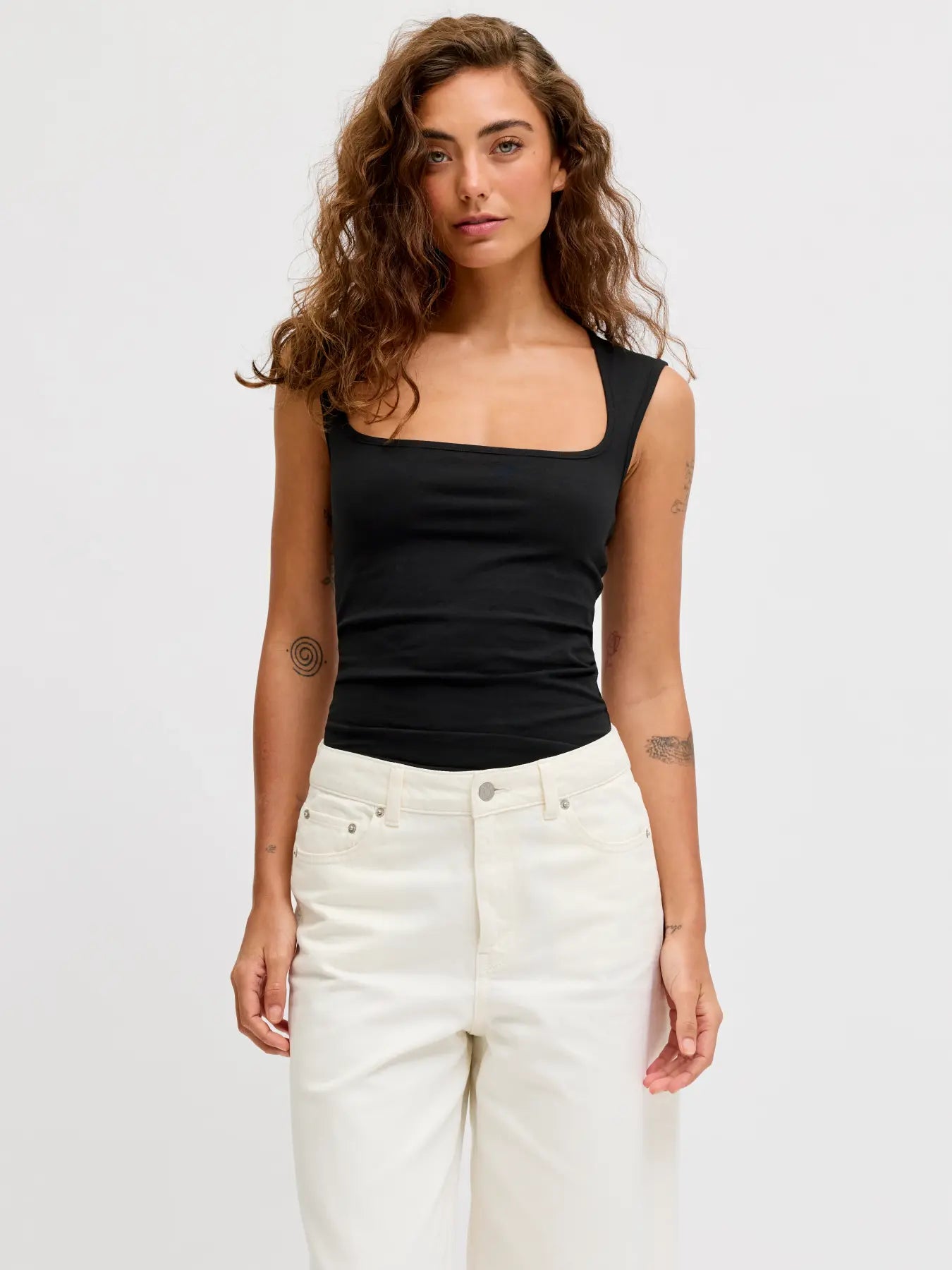 Gigi square neck black top