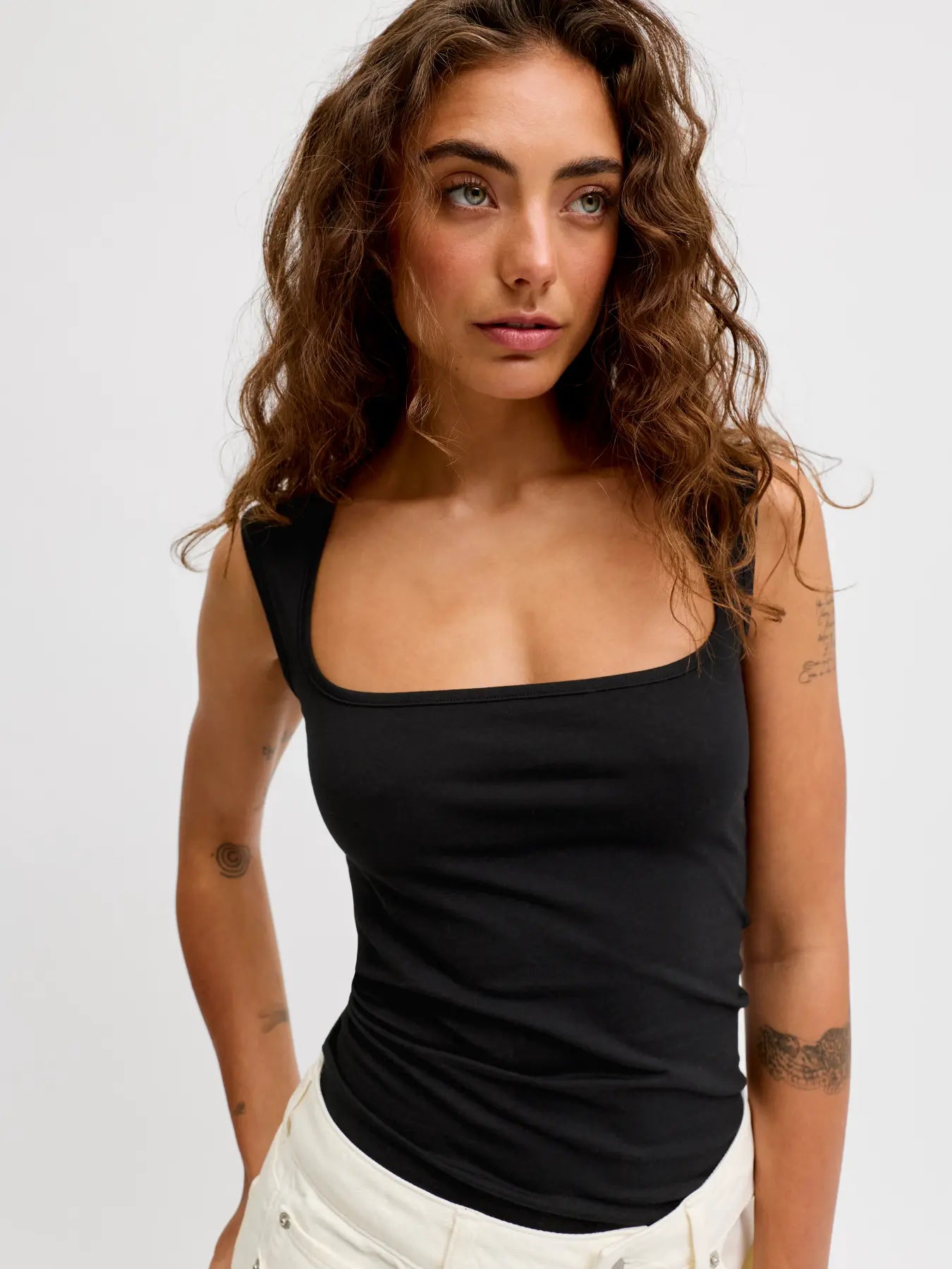 Gigi square neck black top